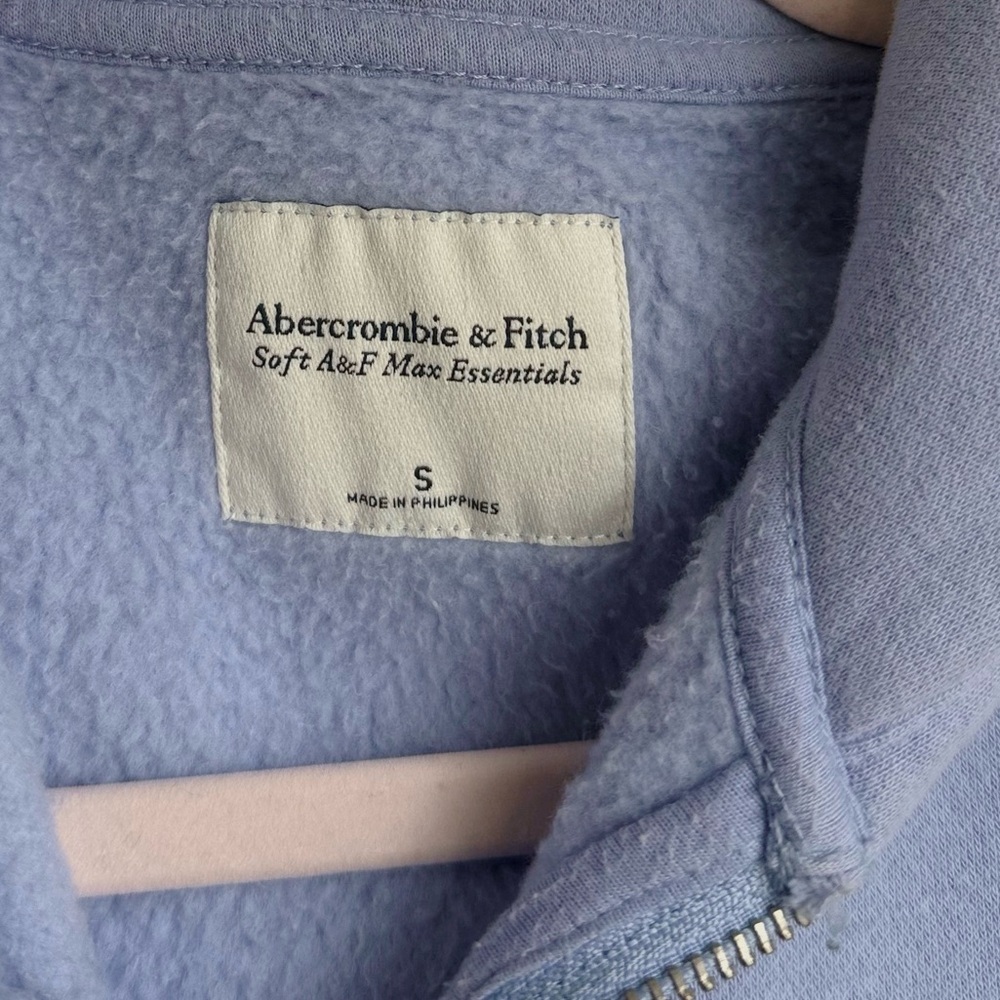 Abercrombie & Fitch Soft A&F Max Essentials Cropped Zip Up Sweatshirt Periwinkle - Picture 6 of 6